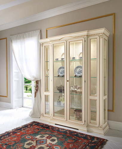 Витрина 4-х дверная большая 71ВО00. Фото №1